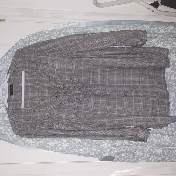 😊2X tunic black/gray and white  with fine line pink - Picture 1 of 2